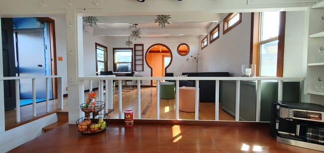 Building Photo - 12 A Dock