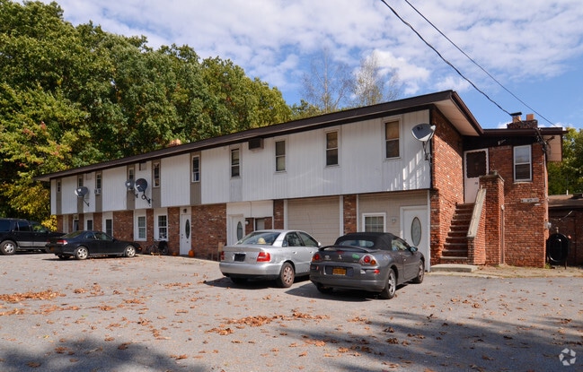 Building Photo - 136 Stringham Rd