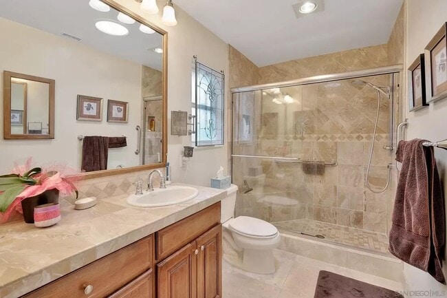 Building Photo - Massive Yard! 6 Bed / 2.5 Bath House on East Falls (Lease out, pending signatures. Check back in ...