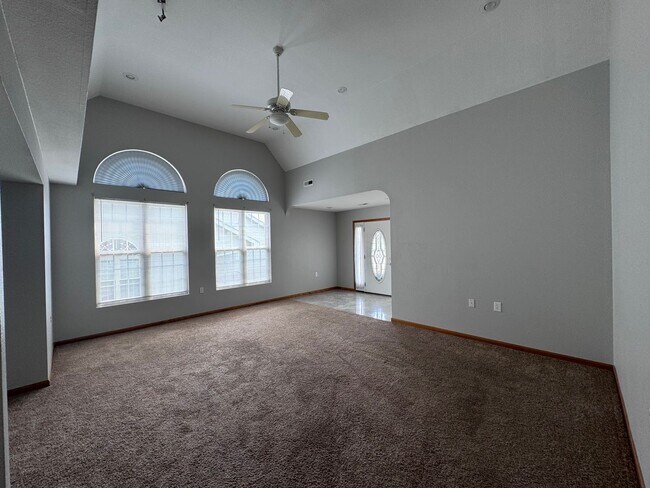 Building Photo - 822 SE 44th Terrace