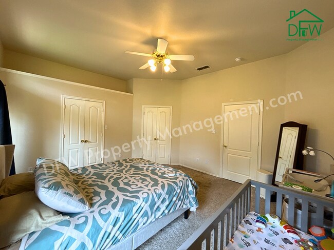 Building Photo - Inviting 3BR/2BA Home with Spacious Backyard for Lease in Fort Worth