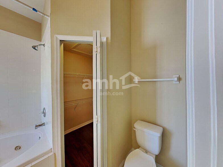 Building Photo - 29333 Yarrow Dr