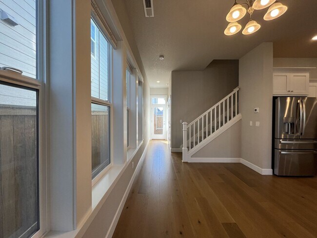 Building Photo - 3-Bedroom Home in Reed’s Crossing with Luxurious Primary Suite & Open Floor Plan, Fireplace, Wash...