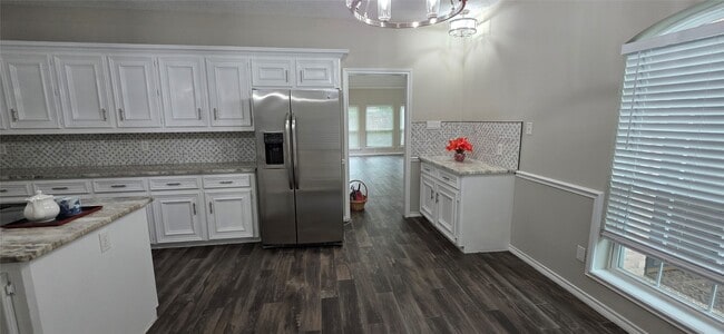 Building Photo - 1214 W Forest Dr