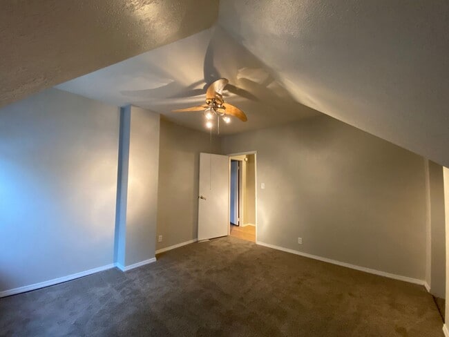 Building Photo - Beautifully Updated South Hill Home in Spo...