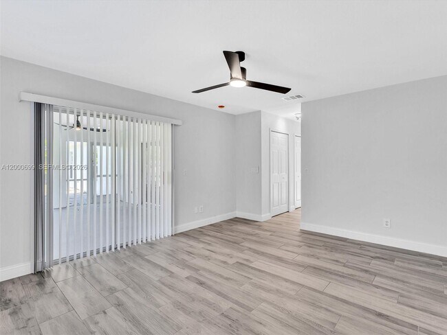 Building Photo - 2022 NW 9th Terrace