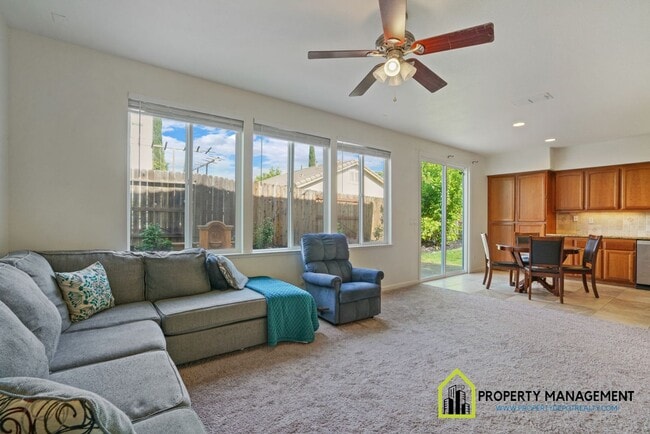 Building Photo - Charming 3-4 Bedroom Home with Top-Rated S...