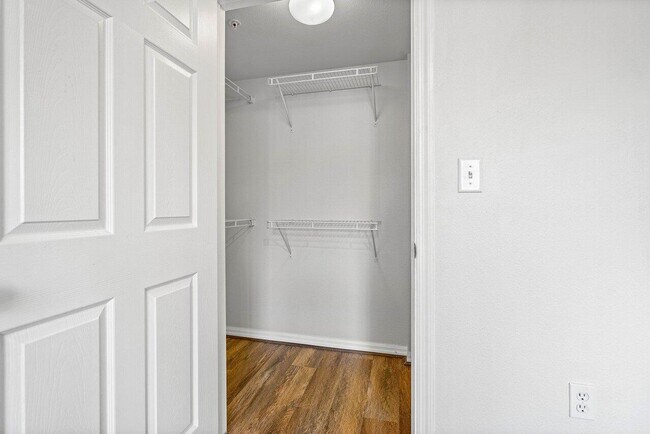 Building Photo - 6400 Emerald Dunes Dr