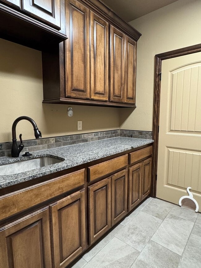 Building Photo - 8294 SE 90th St