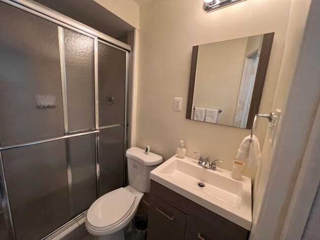 Building Photo - 5700 Broadway