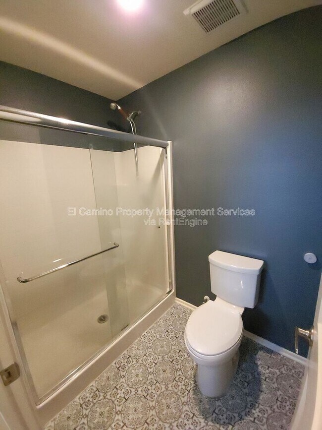 Building Photo - 10244 Artesia Blvd