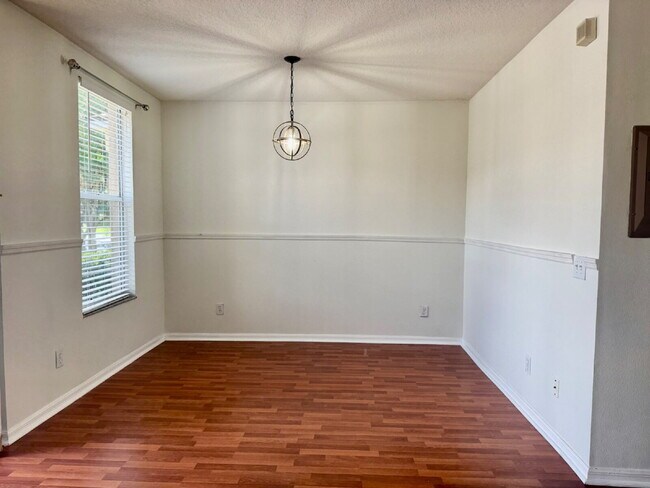 Building Photo - 1245 Beckenham Way