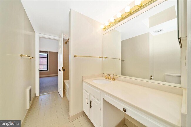 Building Photo - 1080 Wisconsin Ave NW