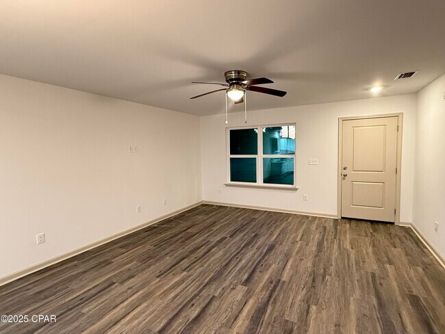 Building Photo - 404 N Church Ave