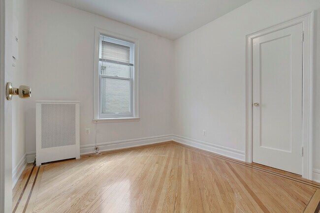 Building Photo - 24 70th St