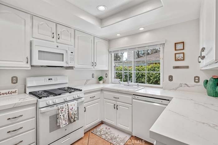 Building Photo - 42365 Agena St