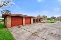 Building Photo - 318 County Rd 296D