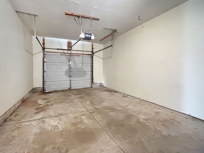 Building Photo - 6525 Winans St