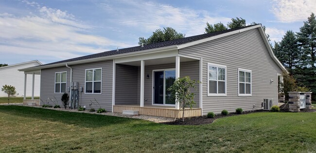 Building Photo - 512 Dearbaugh Ave