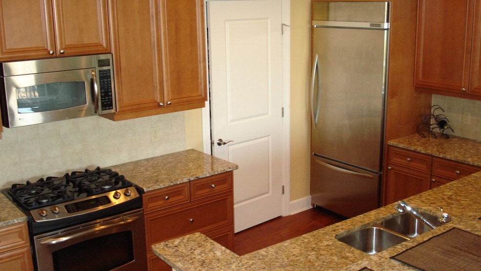 Building Photo - 2950 Mt Wilkinson Pkwy SE