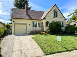 Building Photo - Rose City Park Tudor with Finished Attic/B...