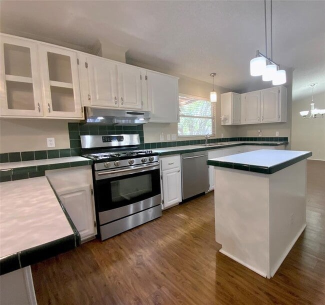 Building Photo - 1301 Lipan Trail
