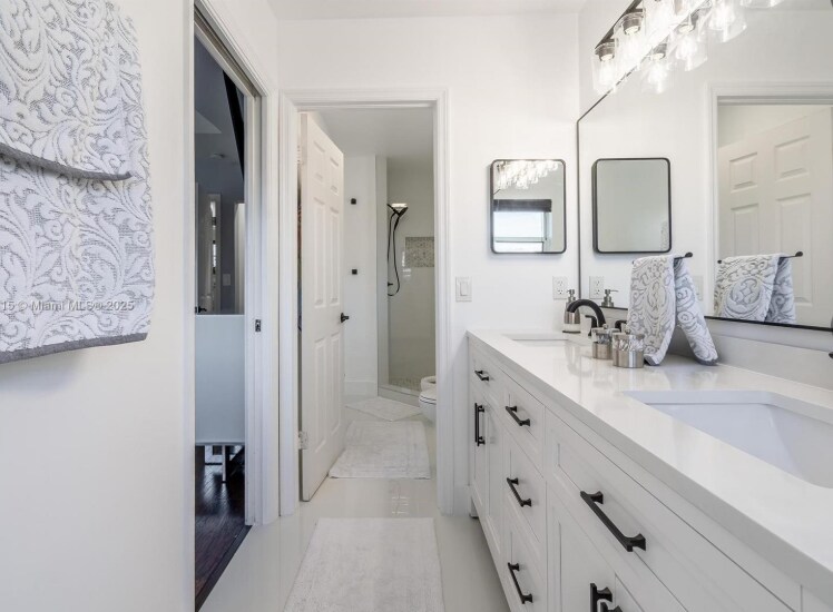 Building Photo - 15025 SW 141st Ter