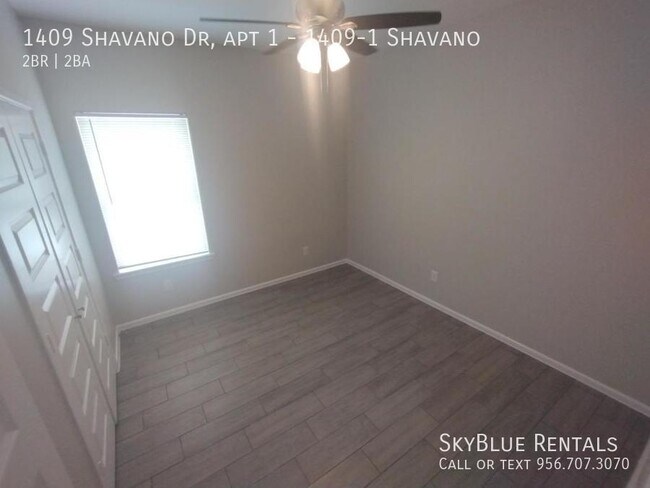 Building Photo - 1409 Shavano Dr
