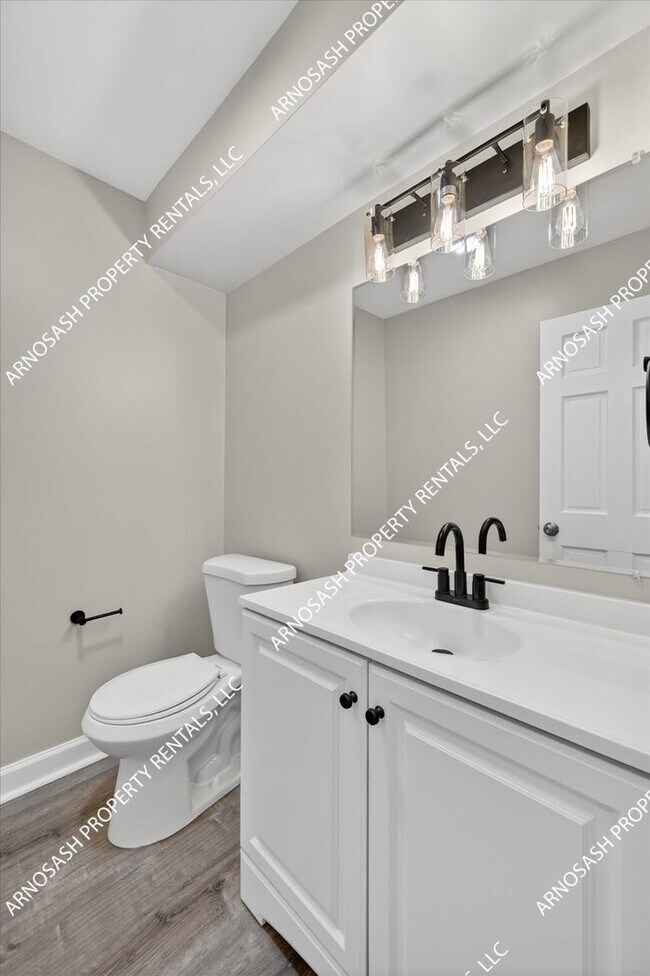Building Photo - Rare Rental Opportunity in Southfield — Fully Renovated 4-Bedroom Brick Colonial!
