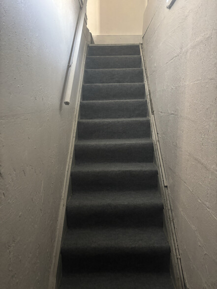 Building Photo - 4457 E 154th St