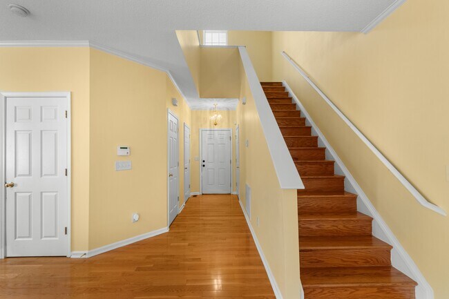 Building Photo - 100 Henson Pl