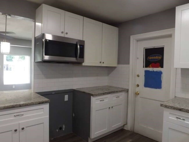 Building Photo - 7619 Ilex St