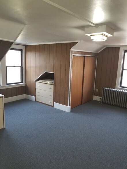 Bedroom - 2411 Mount Troy Rd