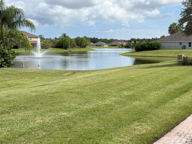 Building Photo - 1203 Scarlet Oak Cir