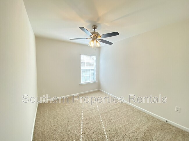 Building Photo - 232 David Hl Dr