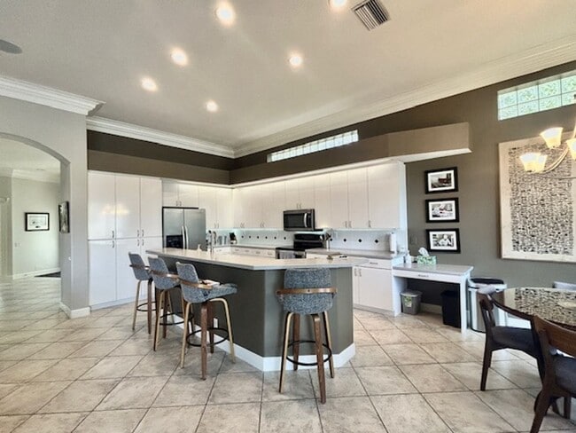 Building Photo - AVAILABLE May 1- 0CT 31ST .FURNISHED/SEASONAL.  3/2 POOL HOME IN ROSEDALE!