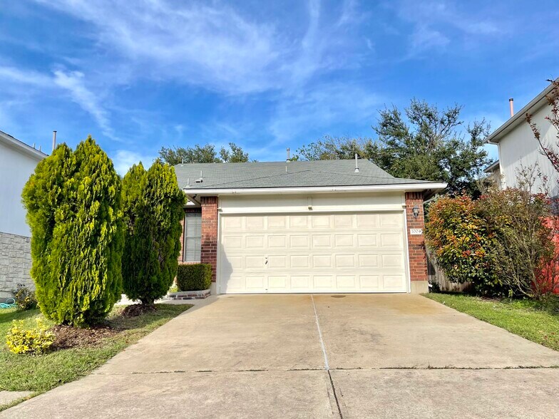 Primary Photo - 1004 Sweet Melissa Dr