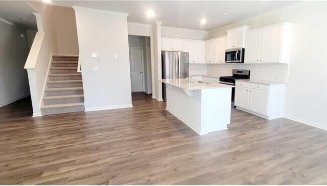 Building Photo - 3310 Greyton Dr