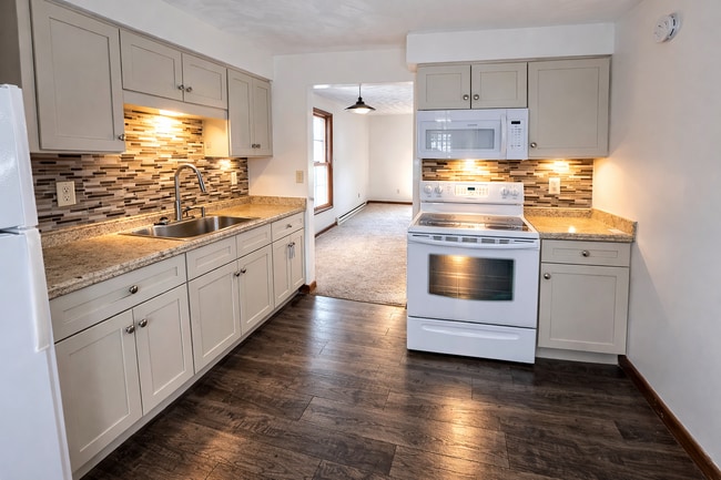 Building Photo - 3306-3308 Shelley Dr