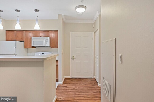 Building Photo - 2204 Westcourt Ln