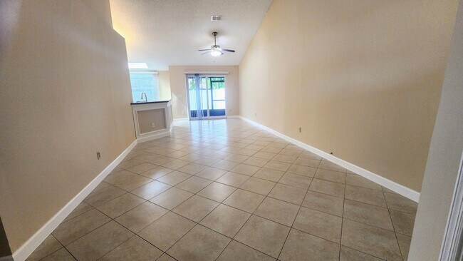 Building Photo - 8463 Dynasty Dr