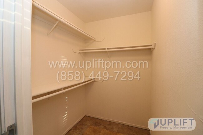 Building Photo - 2-BED/2-BATH CONDO - CARMEL MOUNTAIN