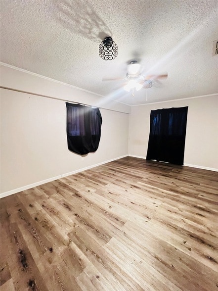 Building Photo - 215 Birdwell Rd