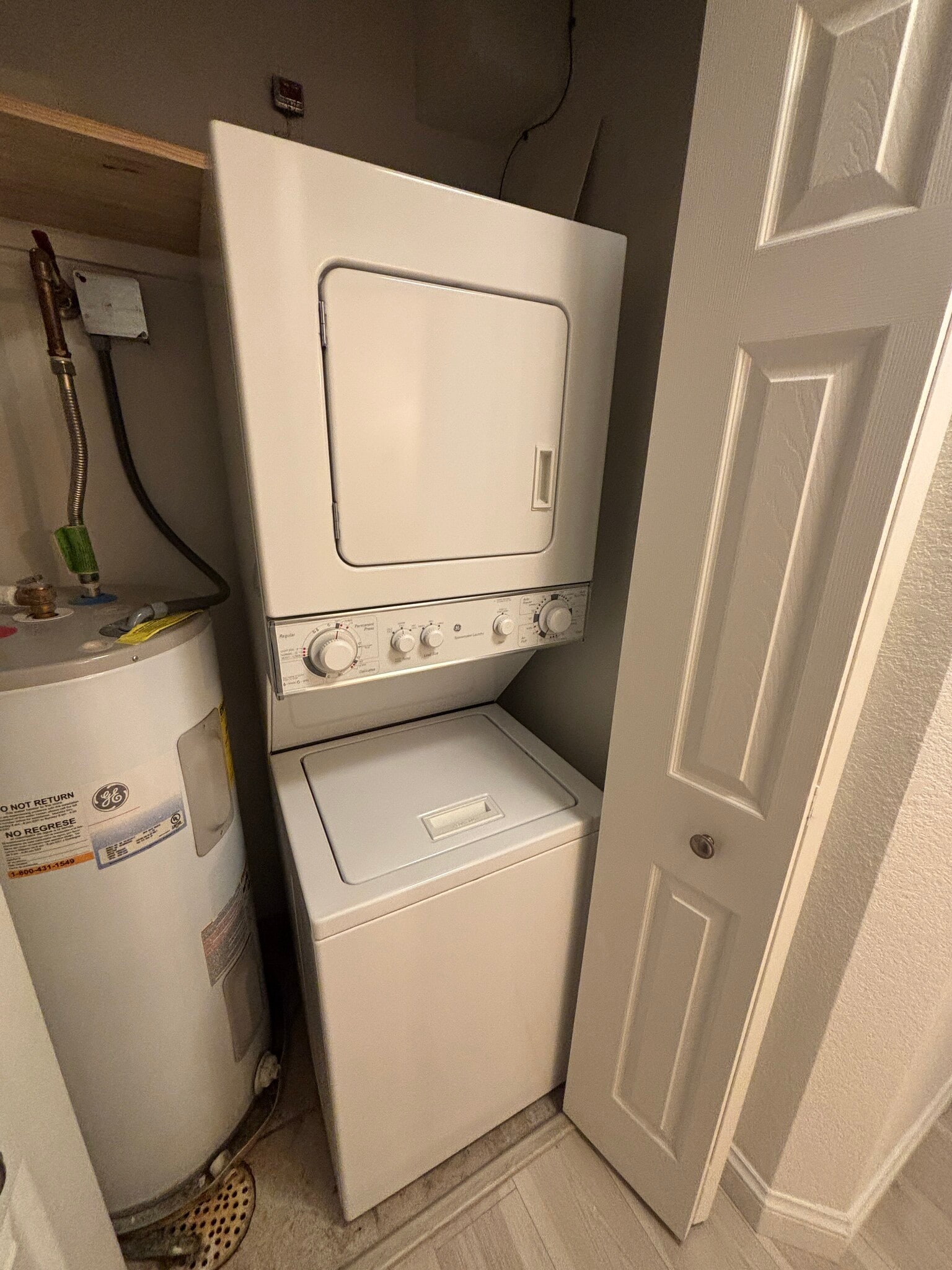 Building Photo - 1209 W Plum St