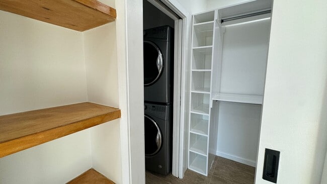 Building Photo - Cozy Cliff May Efficiency in Rancho Neighborhood for Rent!