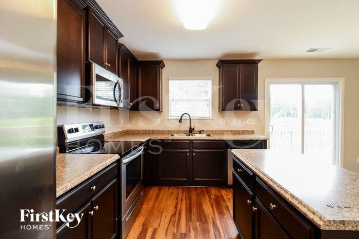 Building Photo - 1752 Abbott Oaks Dr