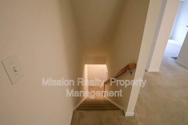 Building Photo - 1721 W Cary St