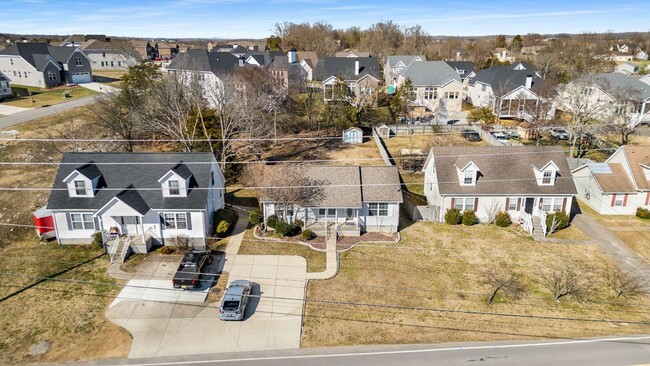 Building Photo - Great Location in Prestigious Mt. Juliet