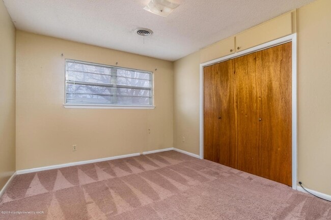 Building Photo - 5103 Mesa Cir