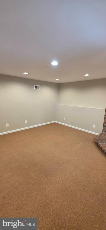 Building Photo - 7886 Marioak Dr